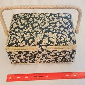 SEWING BASKET WITH COMPARTMENTS VINTAGE 1980's FINE QUALITY A+ CONDITION